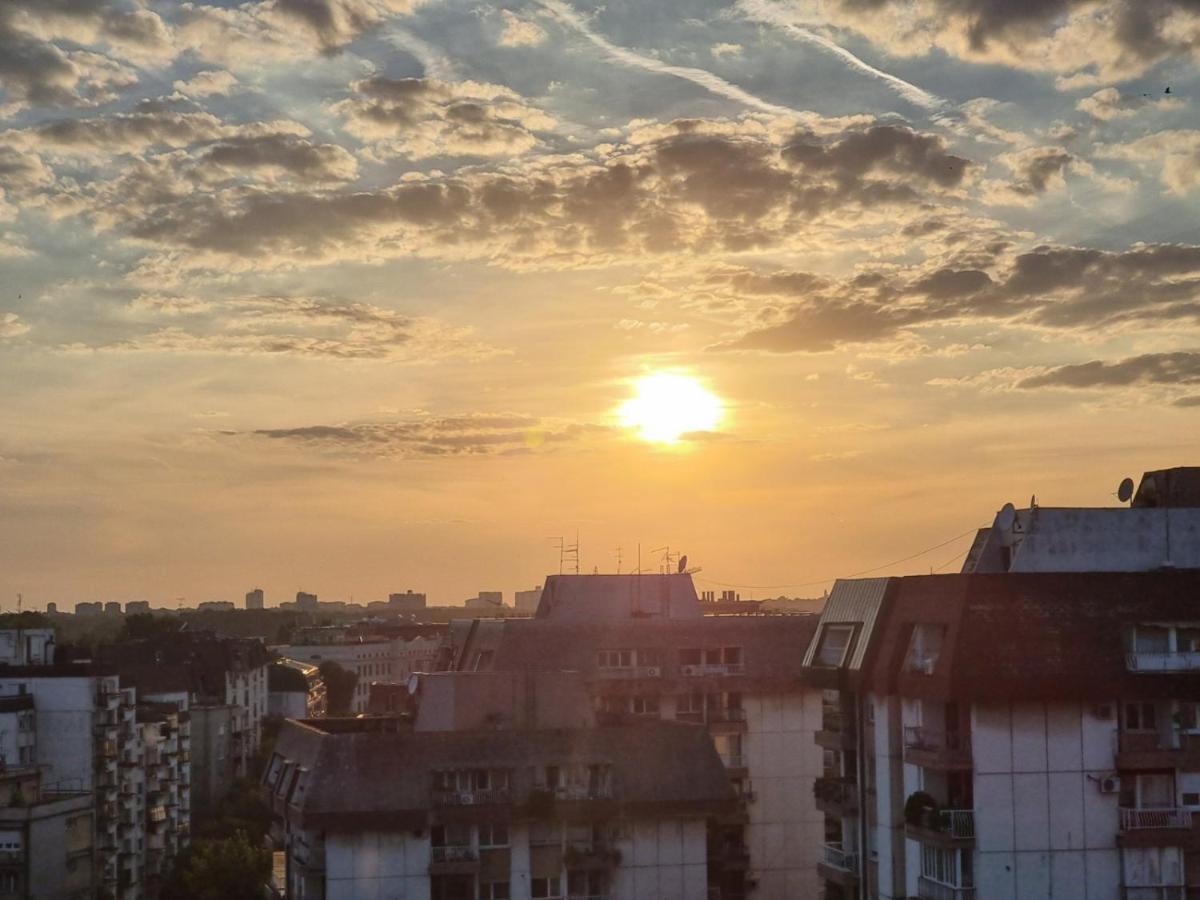 Sunset Apartment เบลเกรด ภายนอก รูปภาพ